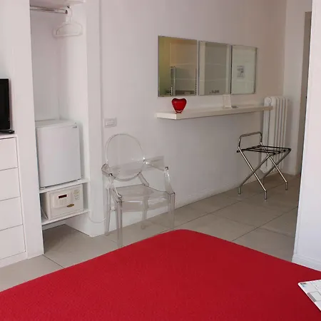 Enjoy Hotel 3*